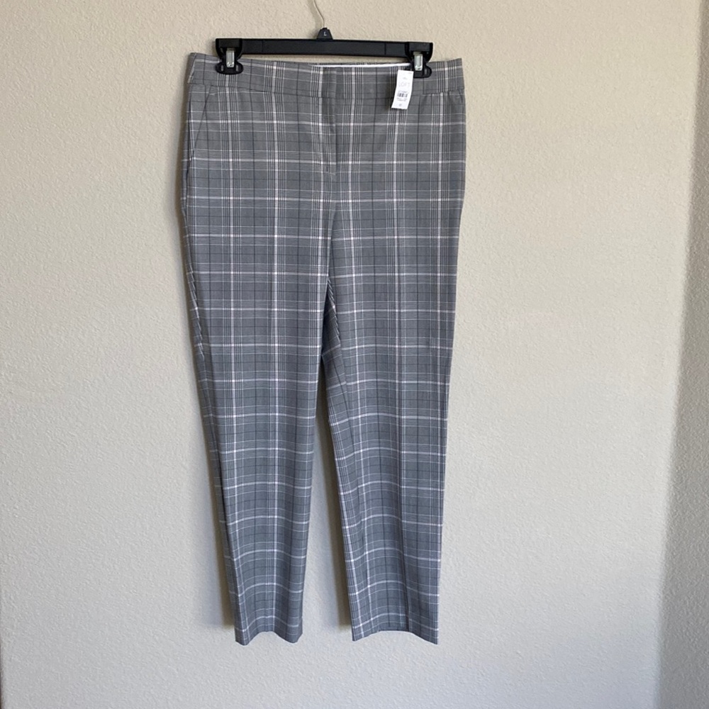 Loft cropped pants. Slight stretch, straight leg. NWT